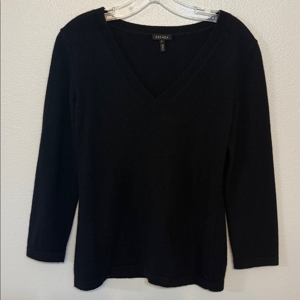 🖤Escada Classic Black Knit Top